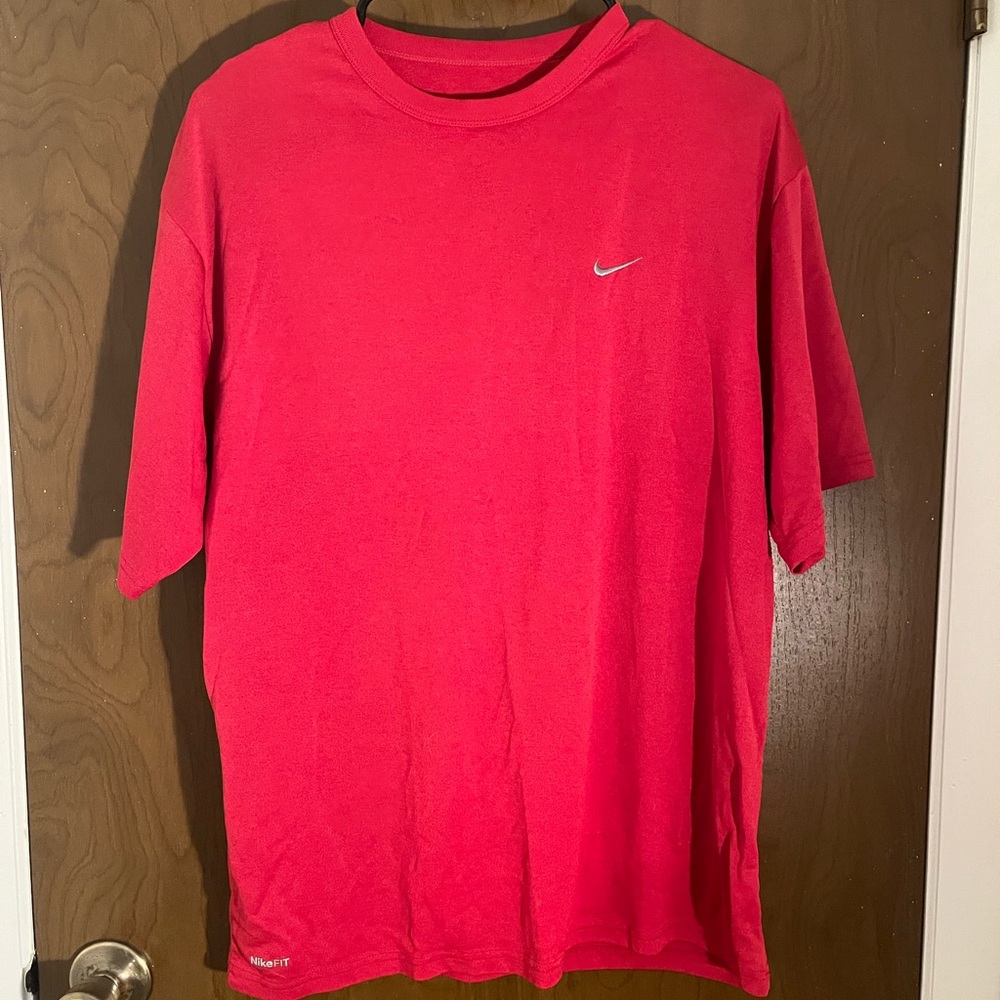 Nike Men's Vibrant Red Short Sleeve Tee